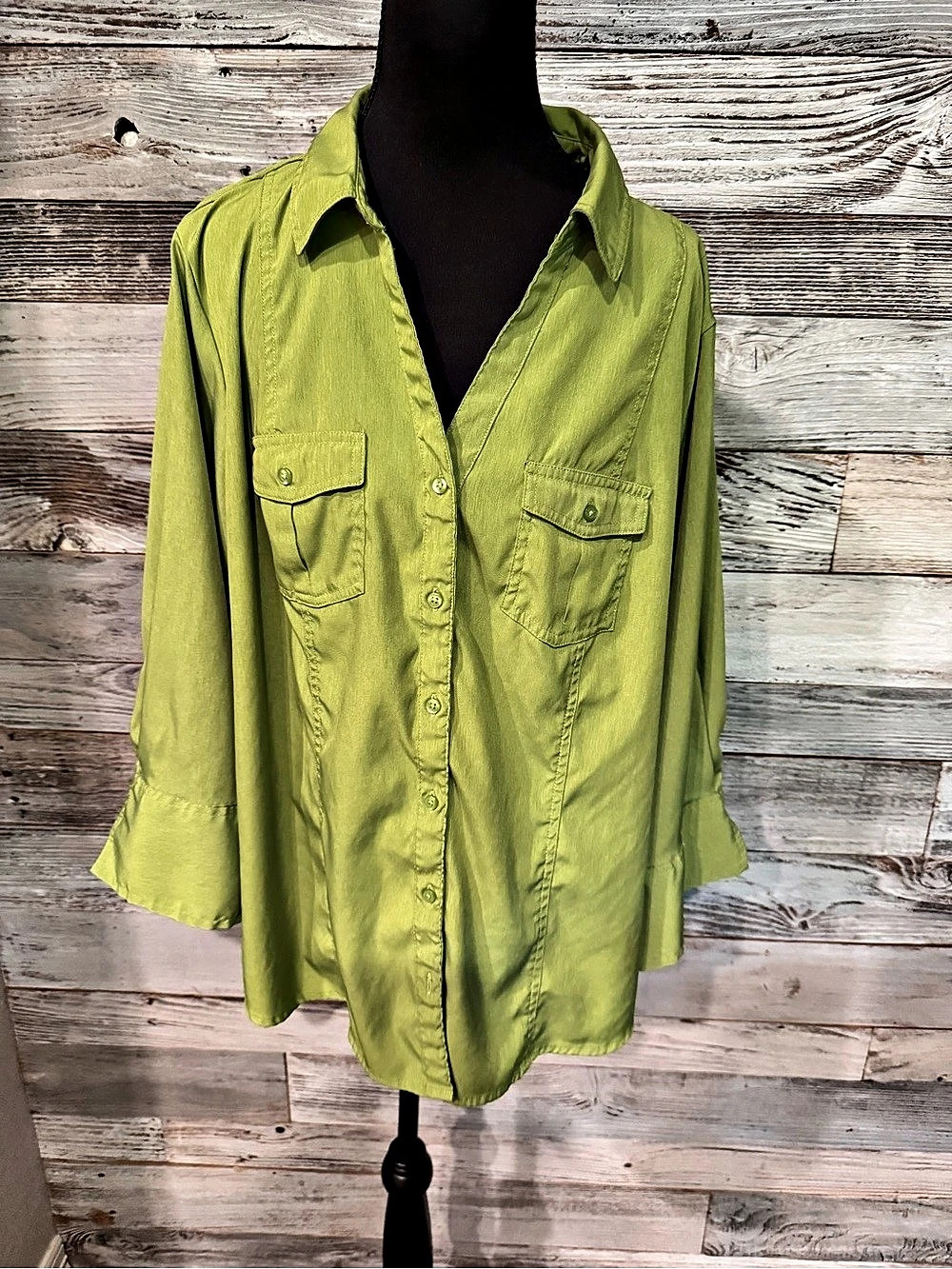 Cato Women's Button Down Shirt Green Size 18/20W